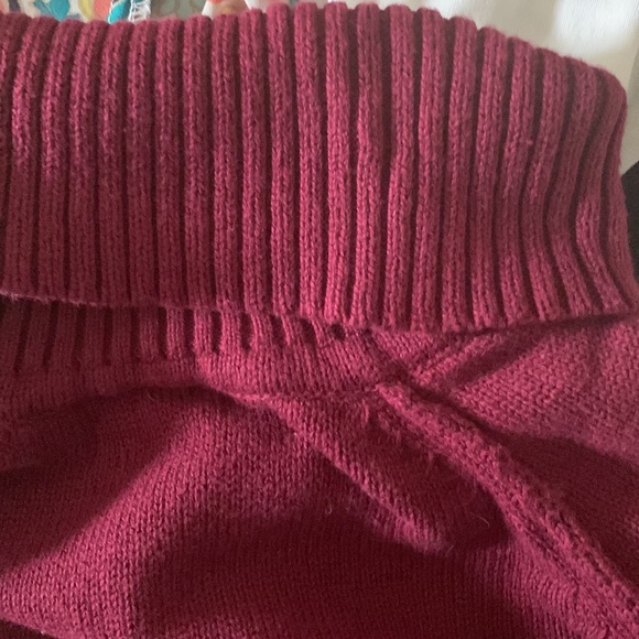 Cuddly, Women’s, Turtleneck Sweater by Ellen Tracy. - Picture 3 of 5